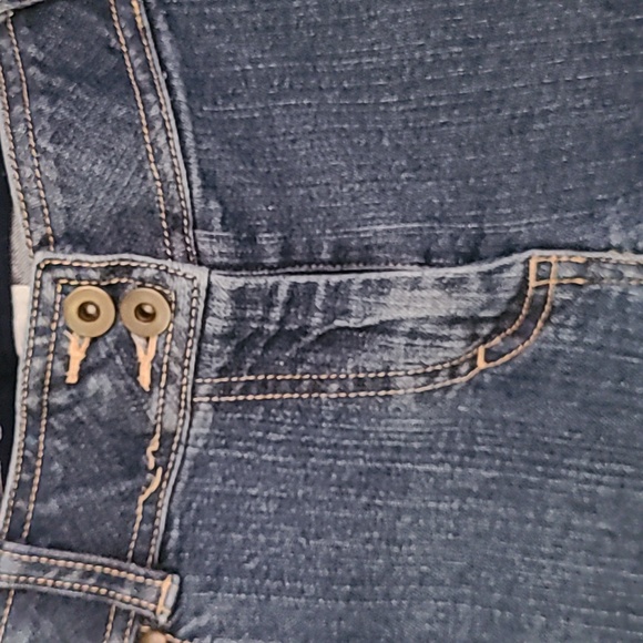 Women's denim capris - Picture 2 of 4